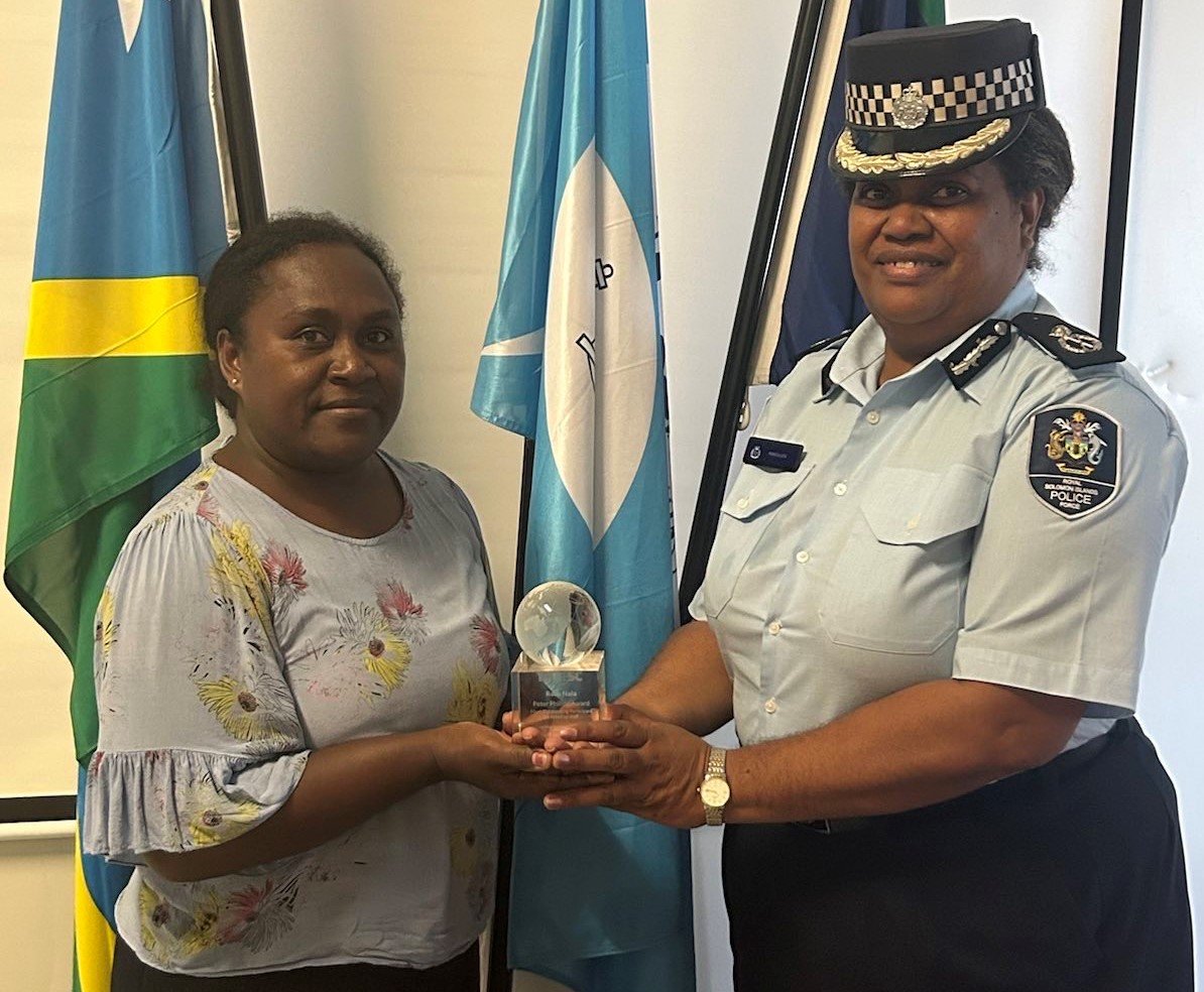 RSIPF female detective inspector honored with International Management of Serious Crime Award of Excellence RSIPF female detective inspector honored with International Management of Serious Crime Award of Excellence