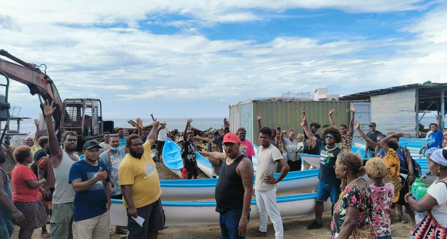 Maenu’u hands-over canoes for LBC Honiara Residents.