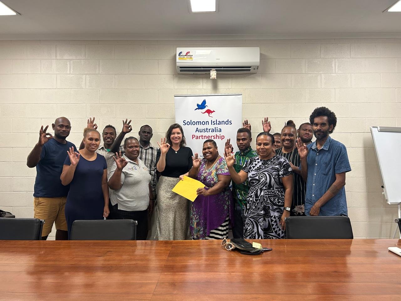 SOLOMON ISLANDS DELEGATION HEADS TO SIGN LANGUAGE CONFERENCE IN FIJI WITH AUSTRALIAN SUPPORT SOLOMON ISLANDS DELEGATION HEADS TO SIGN LANGUAGE CONFERENCE IN FIJI WITH AUSTRALIAN SUPPORT
