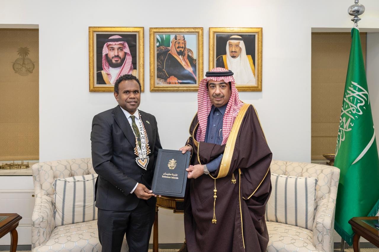 Ambassador Cornelius Walegerea presents Letters of Credentials to Saudi Arabia