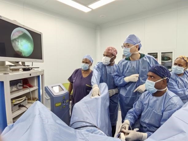 Solomon Islands Successfully Performs Its First Holmium Laser Lithotripsy for Bladder Stones— Minimally Invasive Technology Elevates Local Urology to a New Level Solomon Islands Successfully Performs Its First Holmium Laser Lithotripsy for Bladder Stones— Minimally Invasive Technology Elevates Local Urology to a New Level